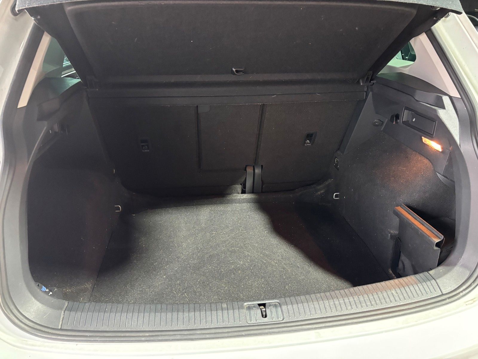 Fahrzeugabbildung Volkswagen Tiguan Highline *CarPlay*Kamera*LED*SHZ*Navi