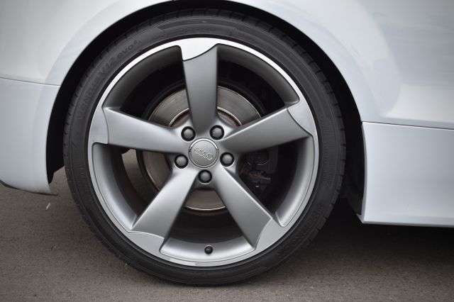 Fahrzeugabbildung Audi TT RS 2.5 TFSI ROADSTER SCHALTER BOSE EXCLUSIVE!