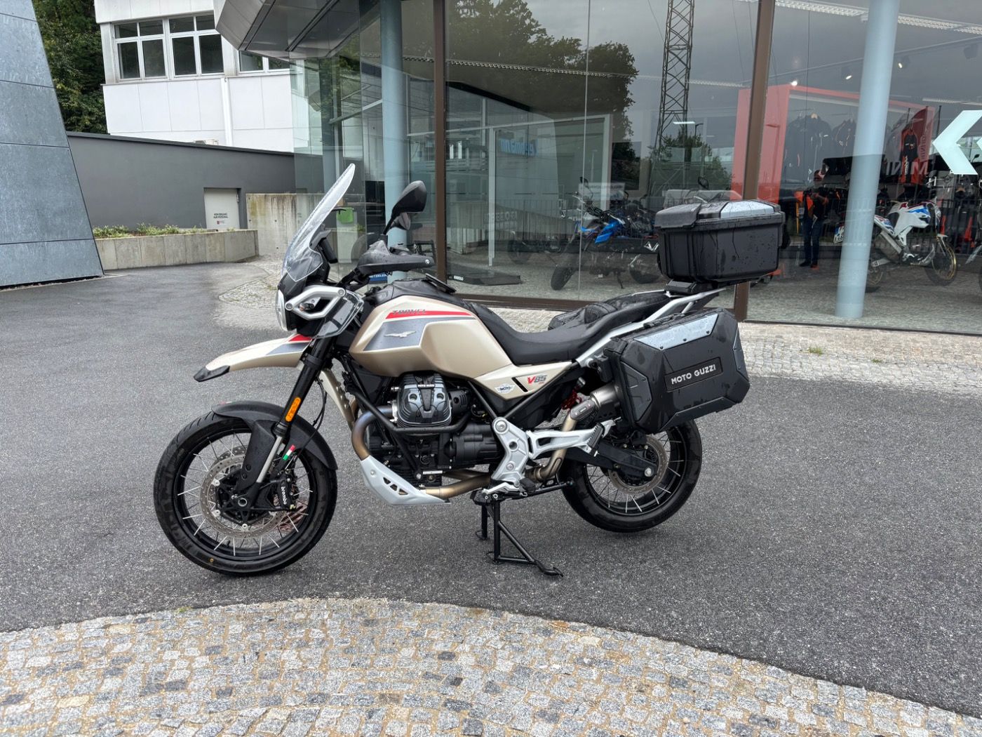 Fahrzeugabbildung Moto Guzzi V 85 TT Travel