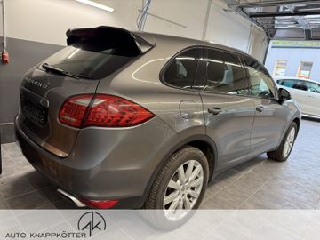 Porsche Cayenne - 4