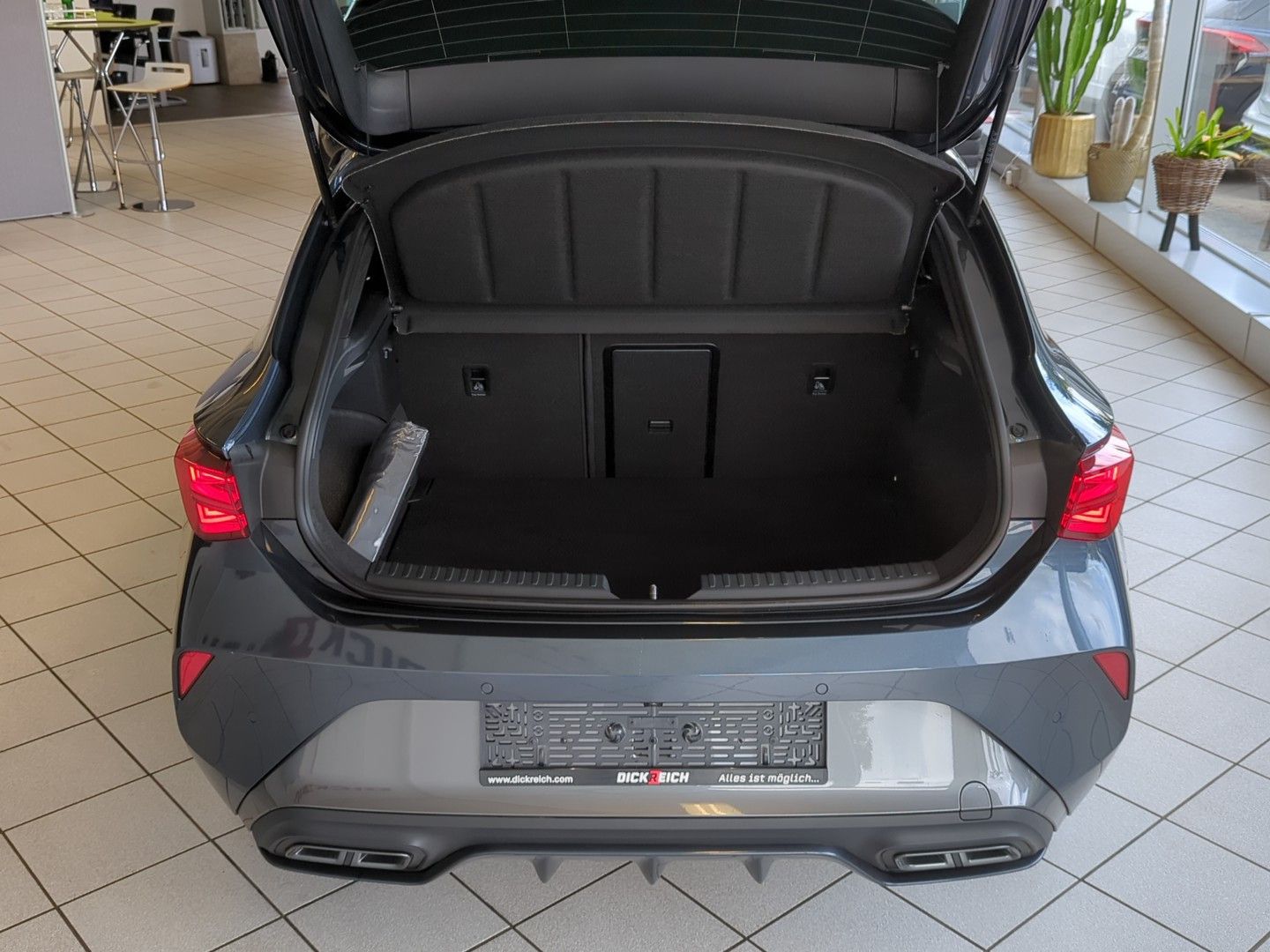 CUPRA Leon 2.0 TDI DSG Matrix Sennh Dynamic-Sitze Edge - Image 16