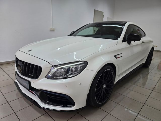 MERCEDES-BENZ C 63 AMG Coupe 4.0 V8 Night Pano Virtual SportAG