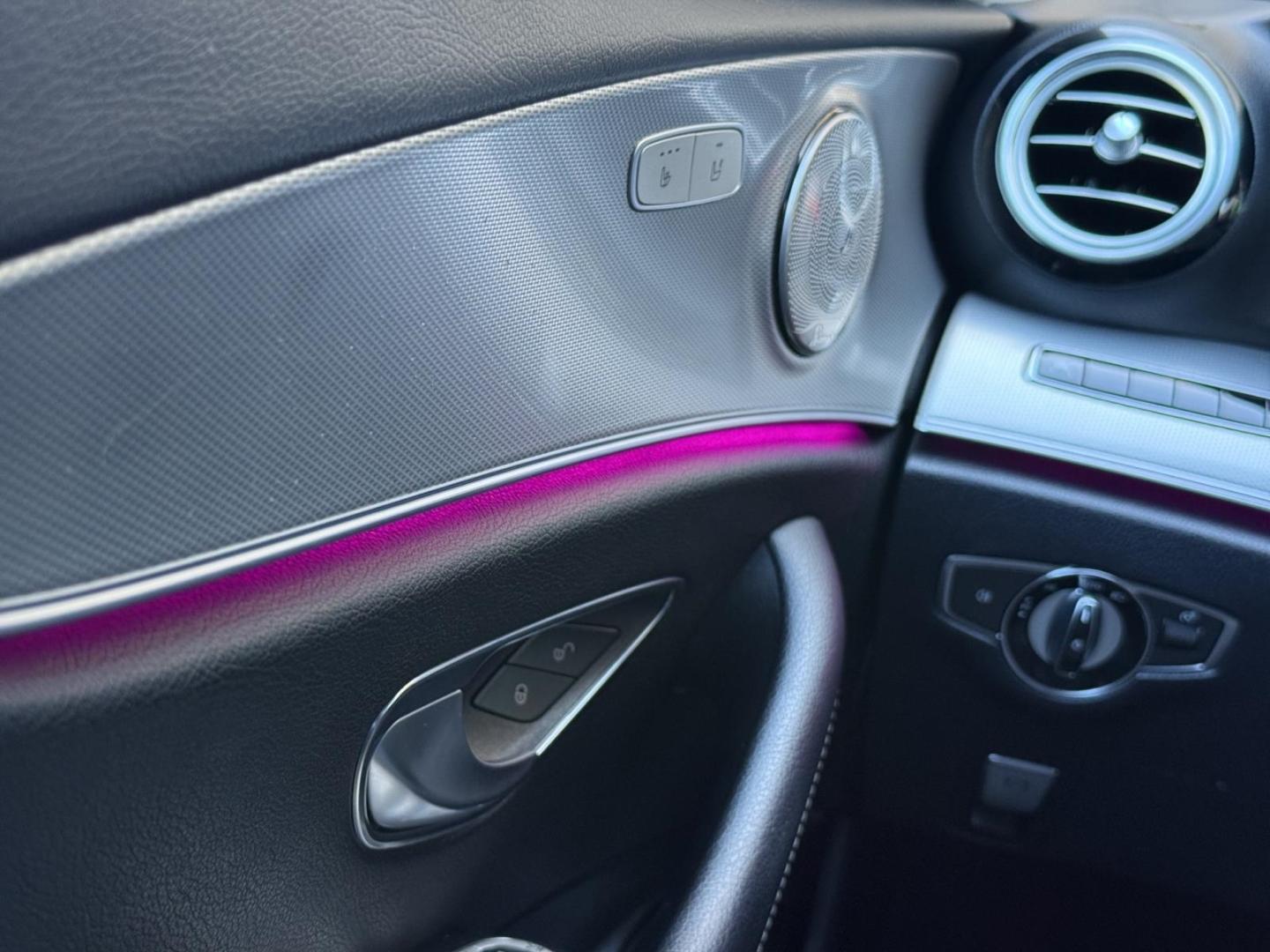 Mercedes-Benz E 220 d T Avantgarde MBUX COMAND Kamera LED Appl