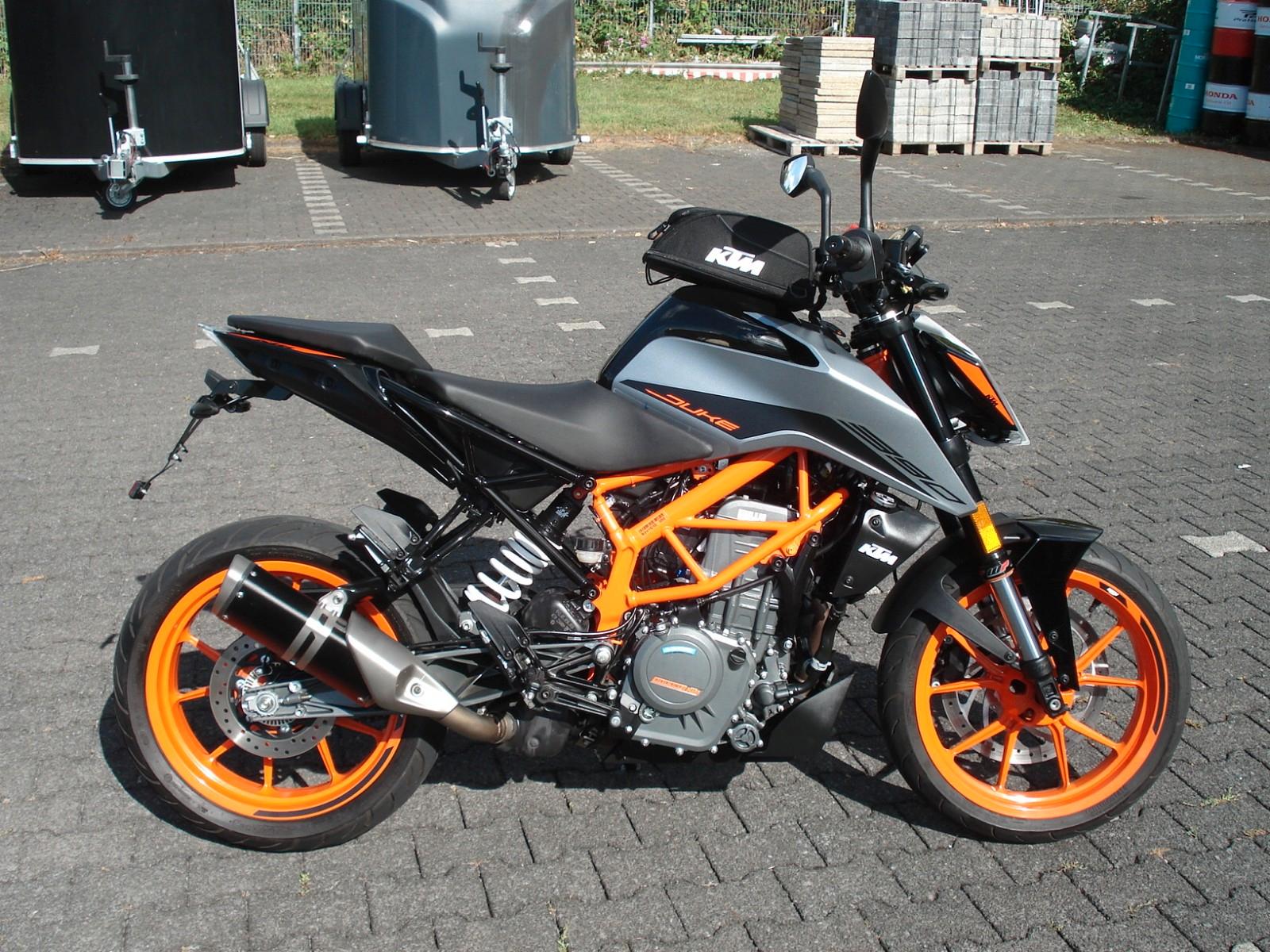 KTM 390 Duke