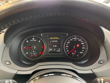 Audi Q3 sport quattro *NAVI*KAMERA*AHK*BI-XENON*