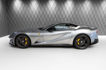 812 6.5 V12 Superfast FULL CARBON FIBRE LIFTING