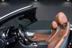MERCEDES-BENZ C 300 AMG Cabrio Night*Multibeam*Memory*Air*19"