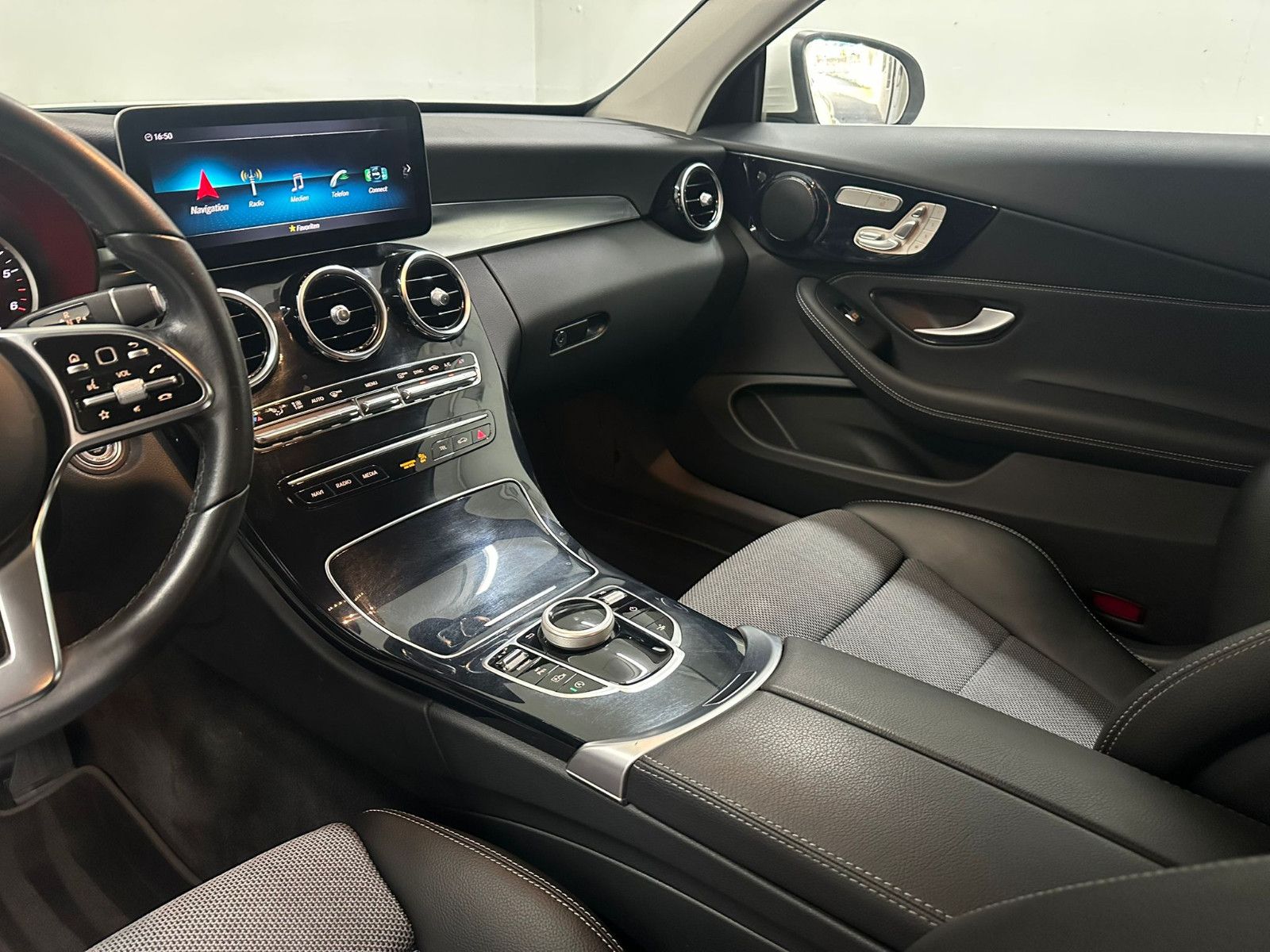 Fahrzeugabbildung Mercedes-Benz C 220 d COUPE Autom. *TEMPO*SH*LED*KAMERA*NAVI*