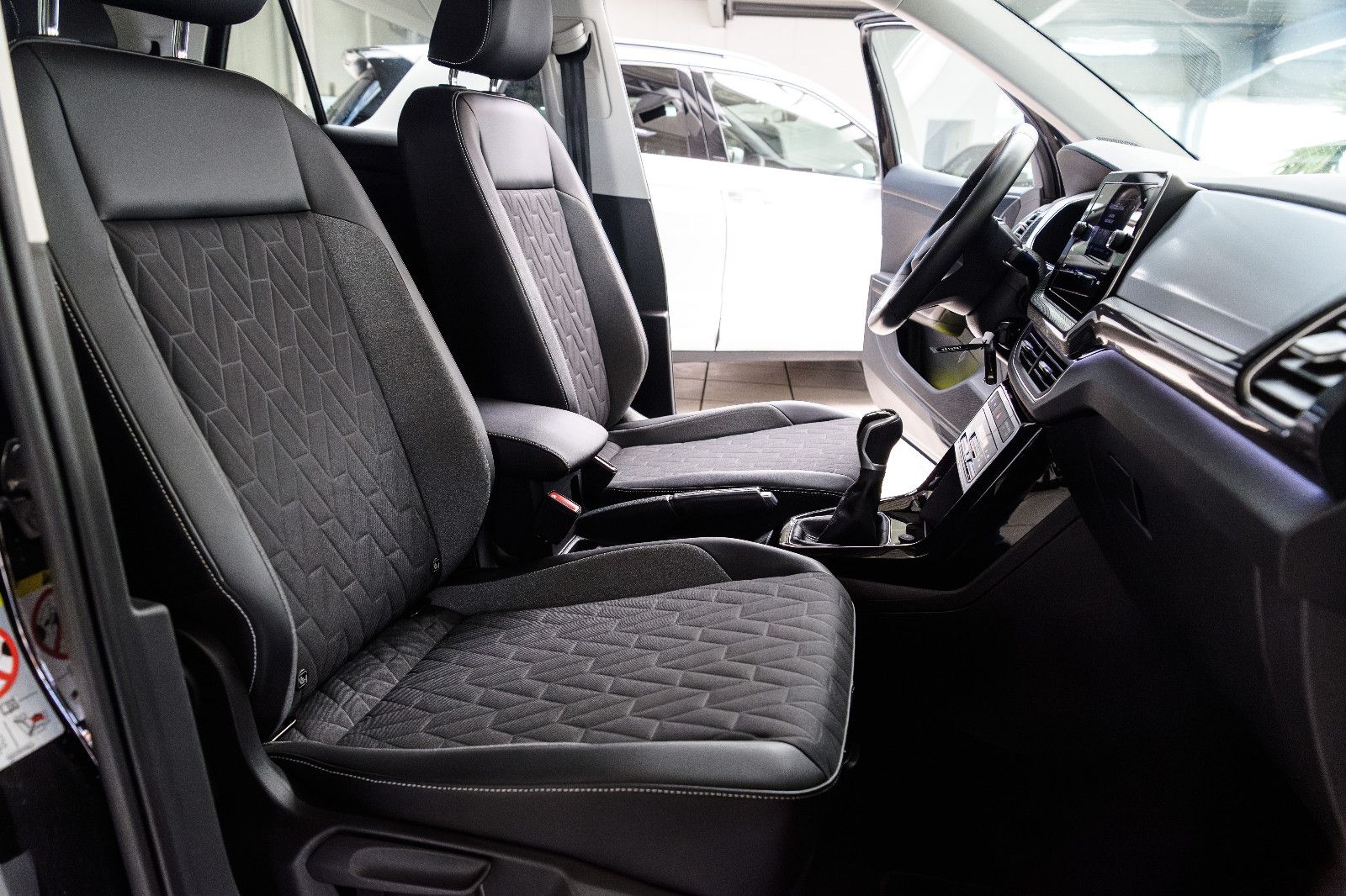 Fahrzeugabbildung Volkswagen T-Cross Goal 1.0 TSI LED+APP+ACC+SHZ+5 J.GARANT.