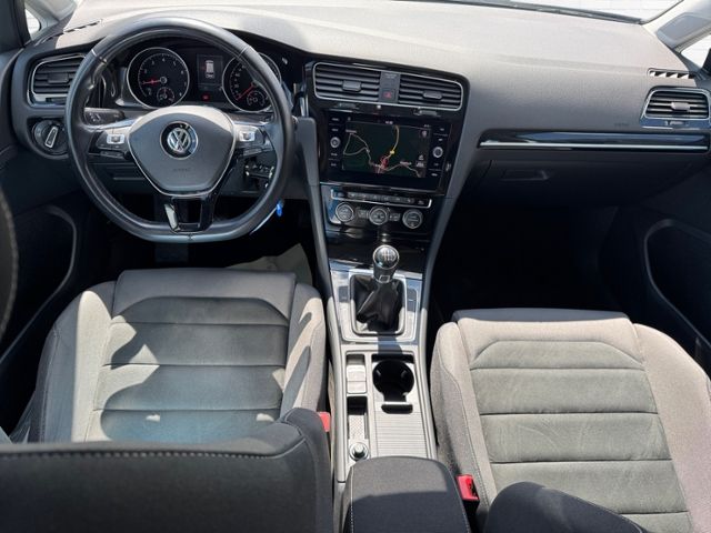 Fahrzeugabbildung Volkswagen Golf Variant 1.5 TSI ACT Highline KLIMA LED NAVI