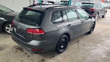 Volkswagen Golf - 3
