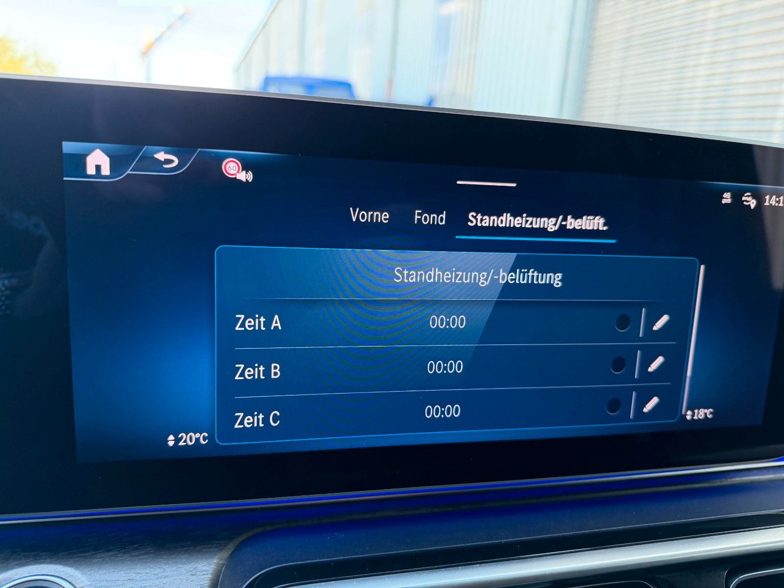 Fahrzeugabbildung Mercedes-Benz V 300 d 4MATIC AVA Extral AHK DISTRONIC Standh