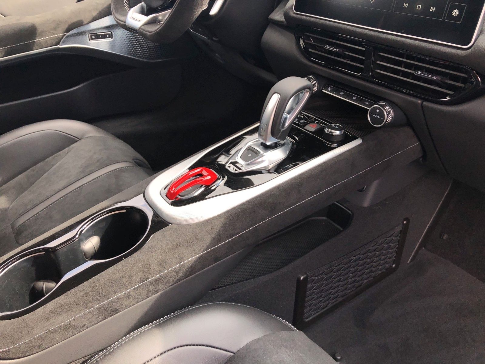 Fahrzeugabbildung Lotus Emira i4 Turbo SE ACC Lotus Wuppertal MY26
