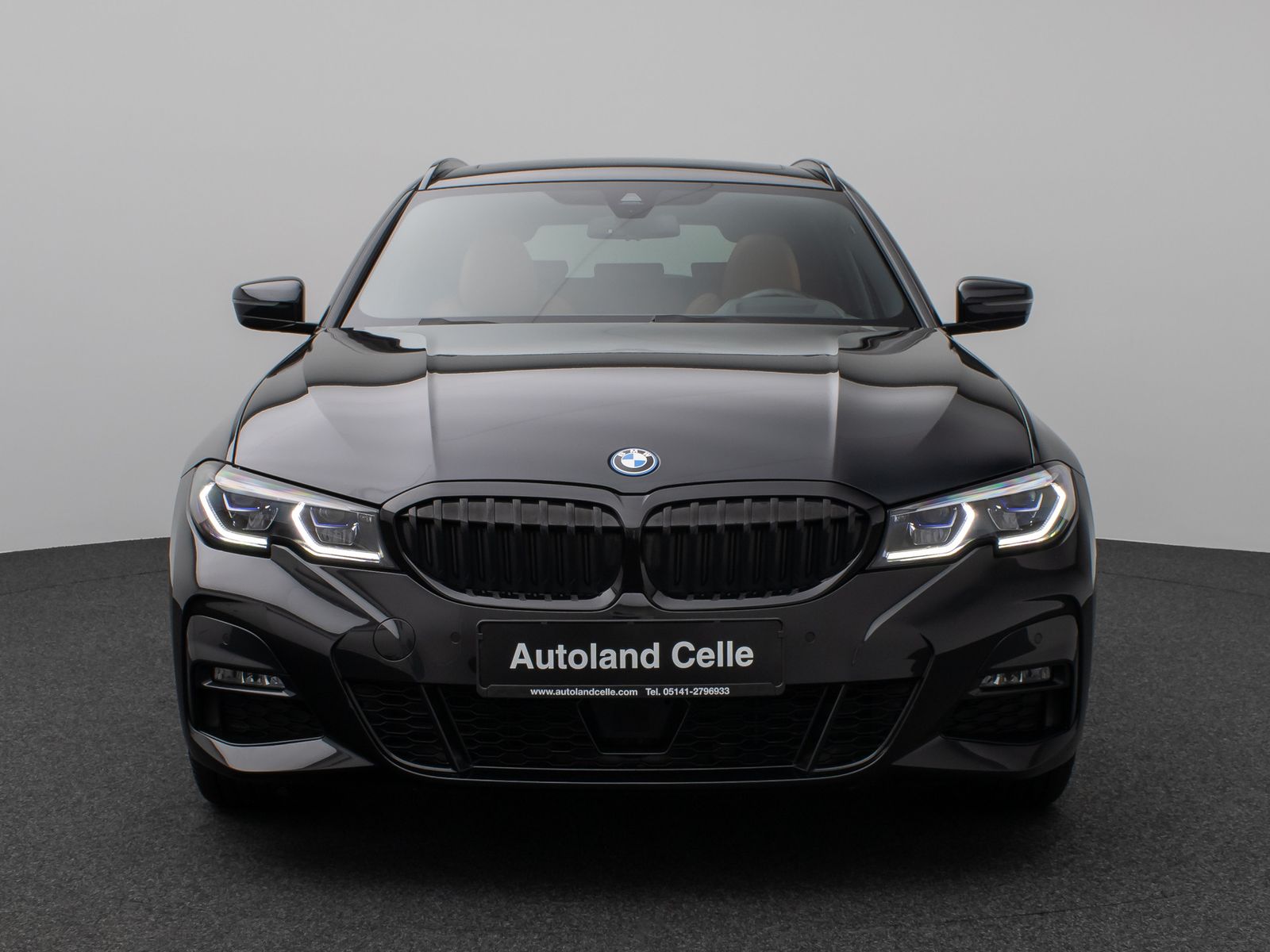 Fahrzeugabbildung BMW 330e xD M Sport Panorama Laser Kamera HUD HiFi