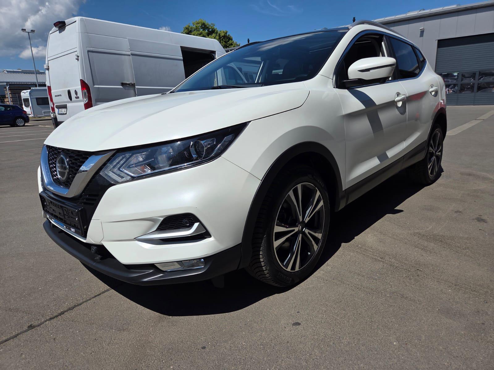 Nissan Qashqai dCi 1.5 DPF KAM360° NAV DAB PDC Pano LM1