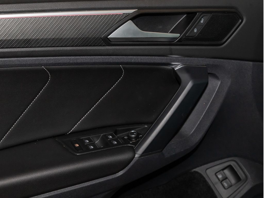 Volkswagen Tiguan Hybrid R-Line PANO MATRIX AHK HUD PANO foto 12