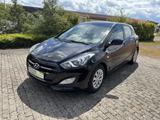 Hyundai i30 blue 1.4 Classic - Hyundai i30 in Saarbrücken