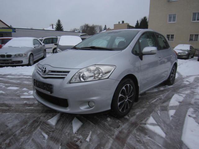 Toyota Auris Life+