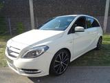 Mercedes-Benz B 200 B -Klasse B 200-Tolle Ausstattung-AHK - Mercedes-Benz B 200 in München