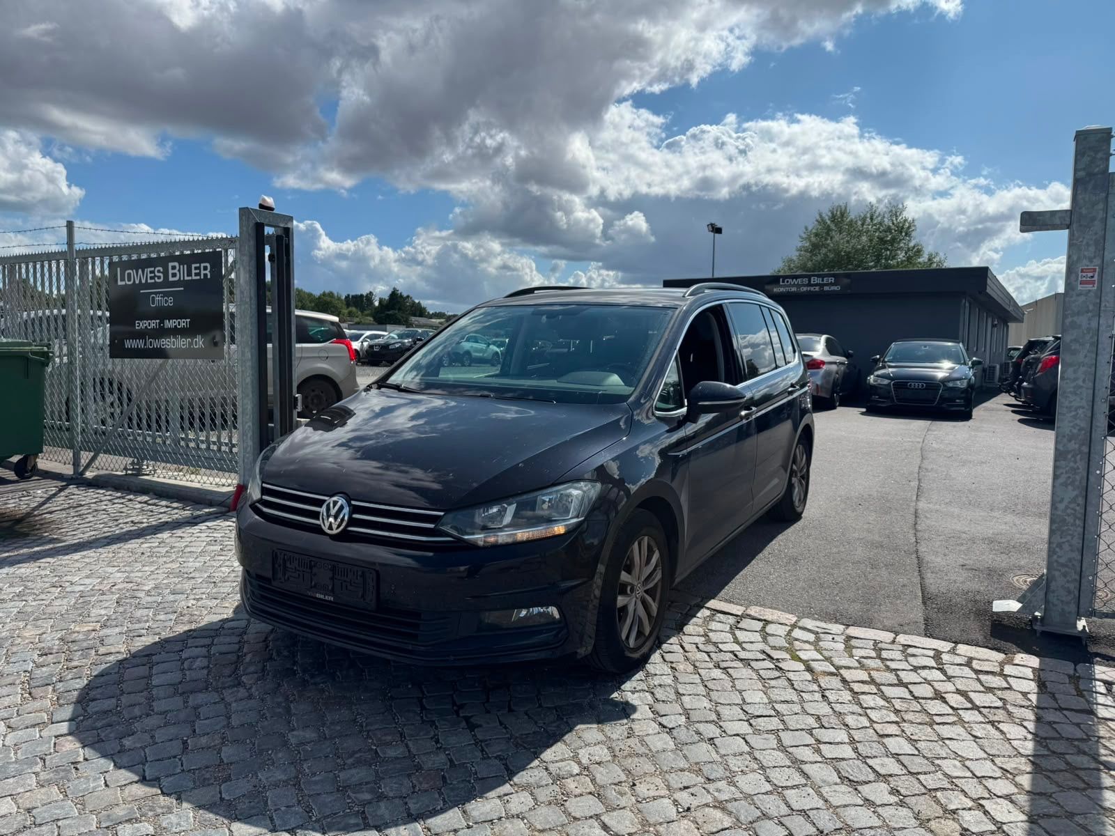 Volkswagen Touran - 1