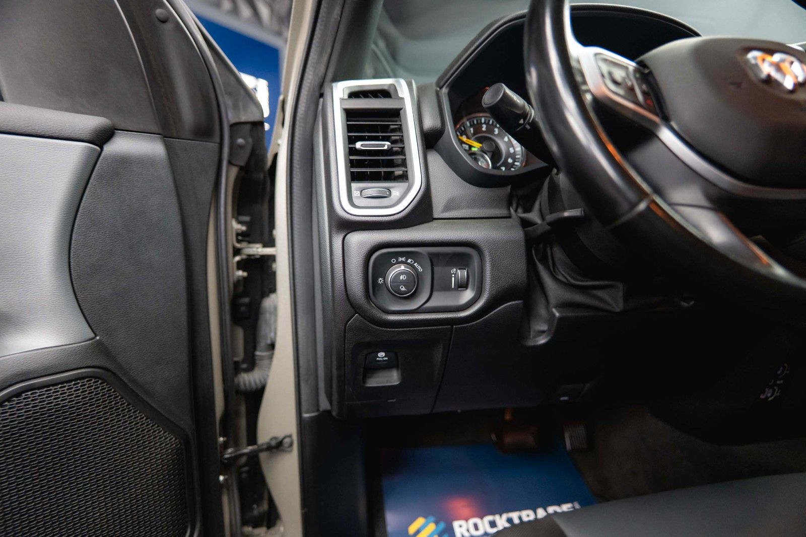 Fahrzeugabbildung Dodge RAM 5.7 V8 HEMI 4x4 OFFROAD LONGBED RAPTOR Style