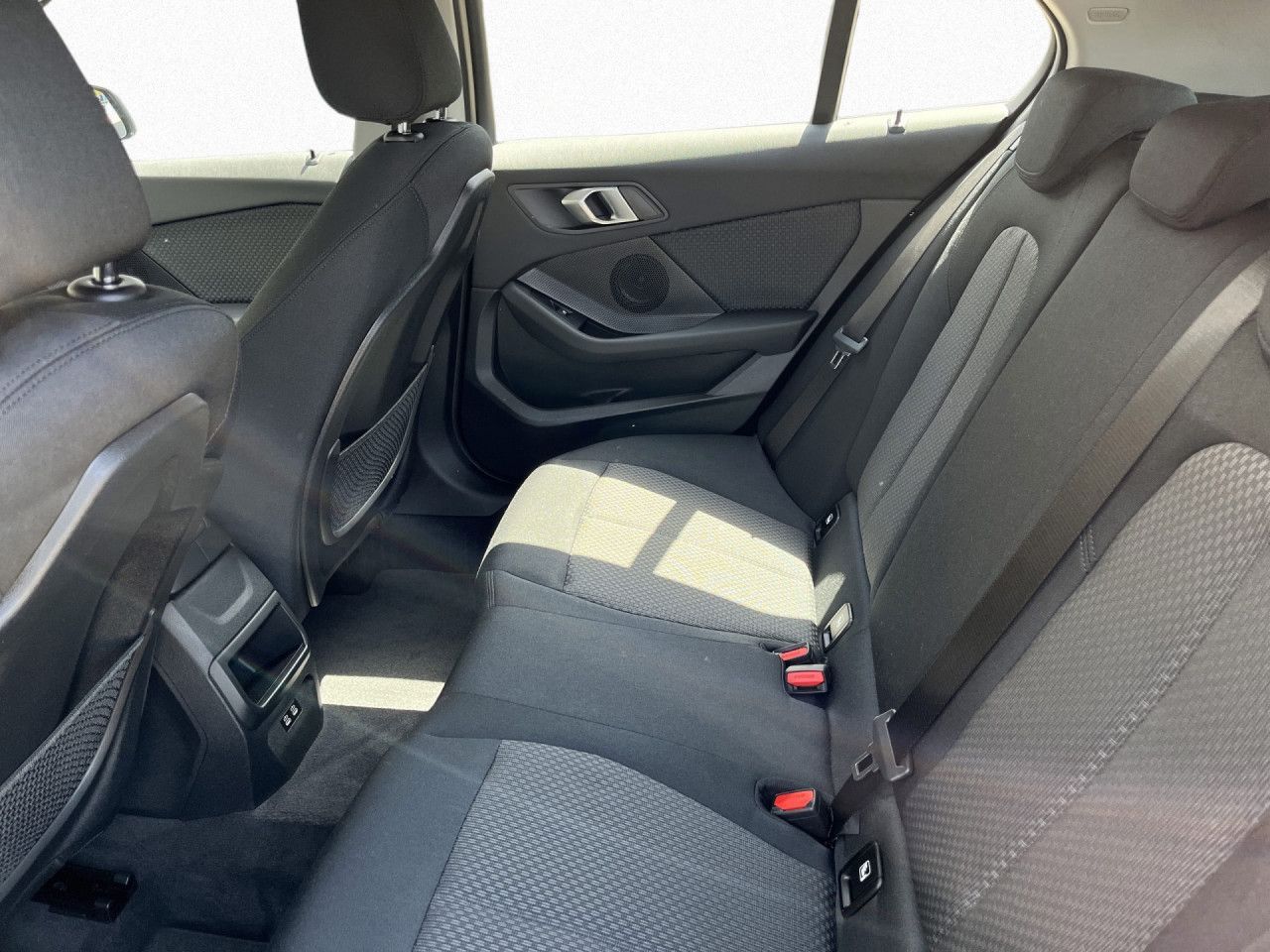BMW 118i Advant. LC-Prof DAB LED PDC Sitzh Temp 18" foto 11