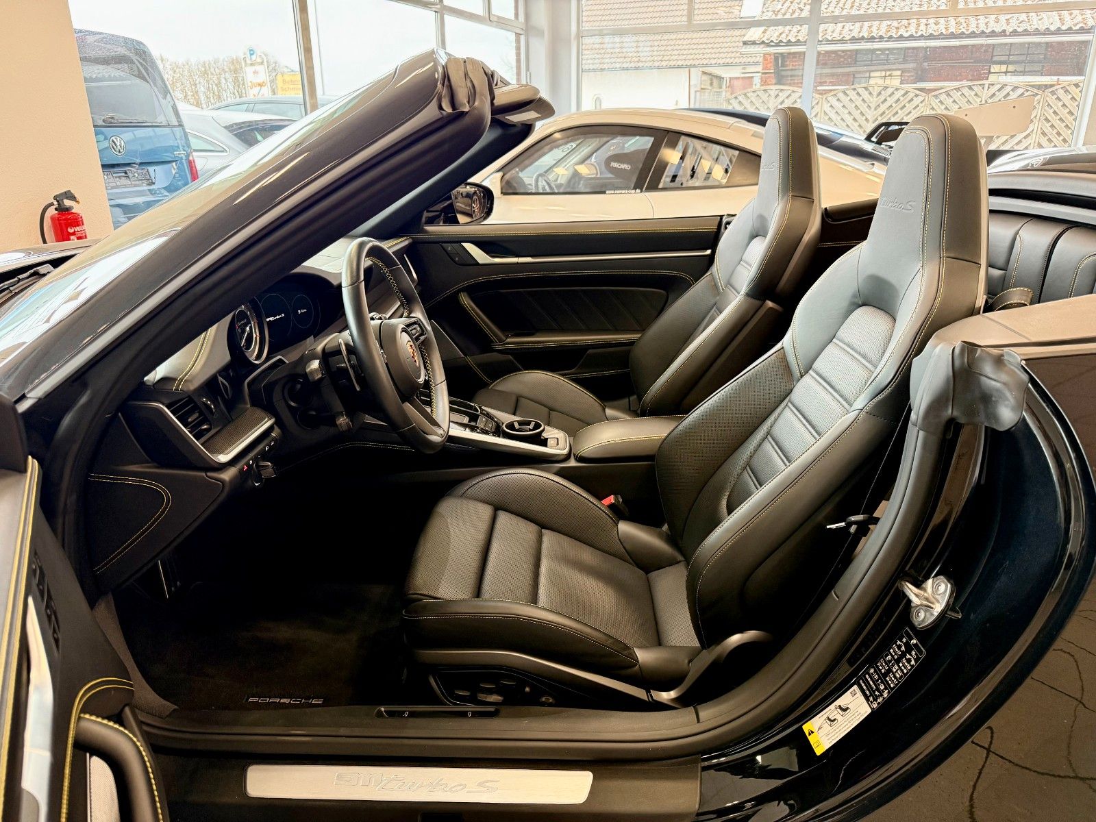 Fahrzeugabbildung Porsche 911 992 Turbo S Cabrio LIFT/Burmester/Keyless
