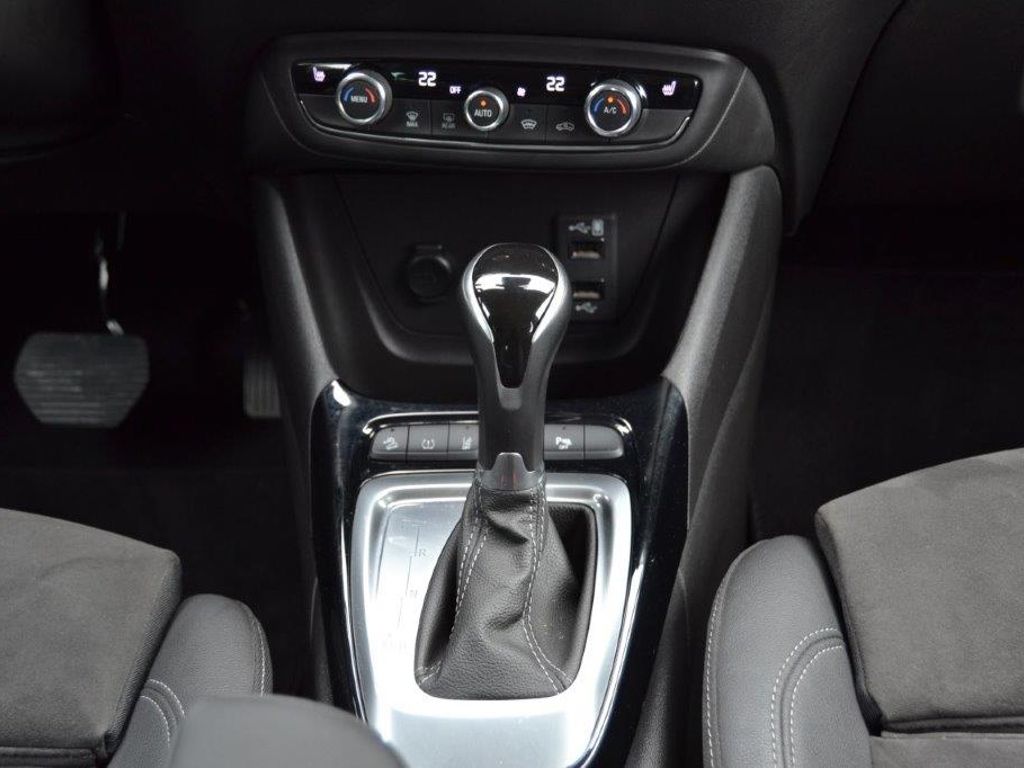 Crossland (X) 1.2 T Automatik Ultimate LED/NAVI/