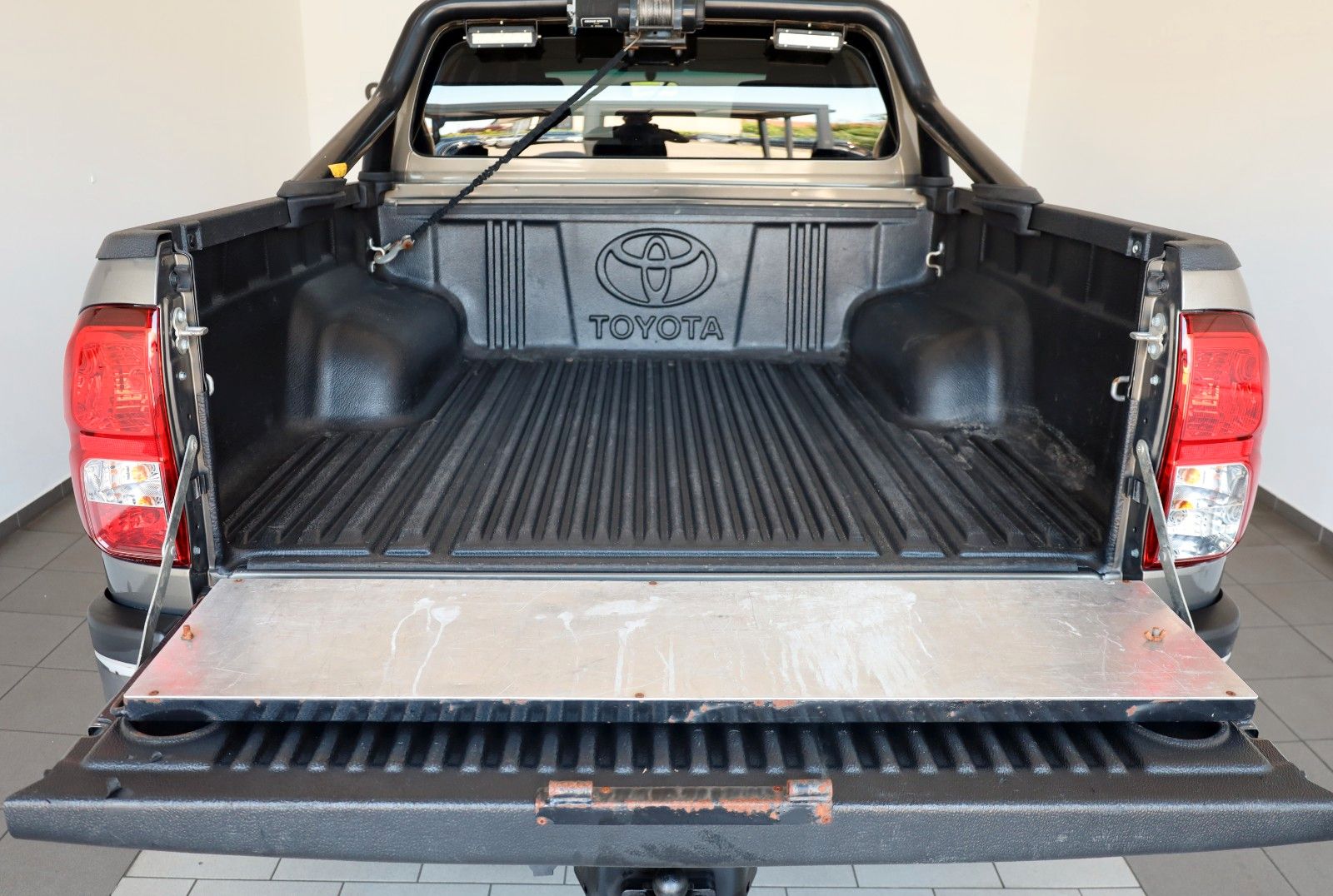 Fahrzeugabbildung Toyota Hilux 2.8 D-4D Comfort,Kamera,Rollbügel,AHK