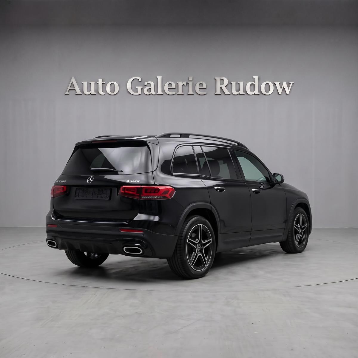 Mercedes-Benz GLB 200 AMG/PANO/KAMERA/MULTIBEAM/NIGHT-PACKET