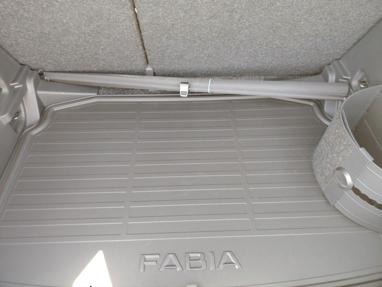 Fahrzeugabbildung SKODA Fabia 1.0 MPI Kamera,LED,Smart-Link