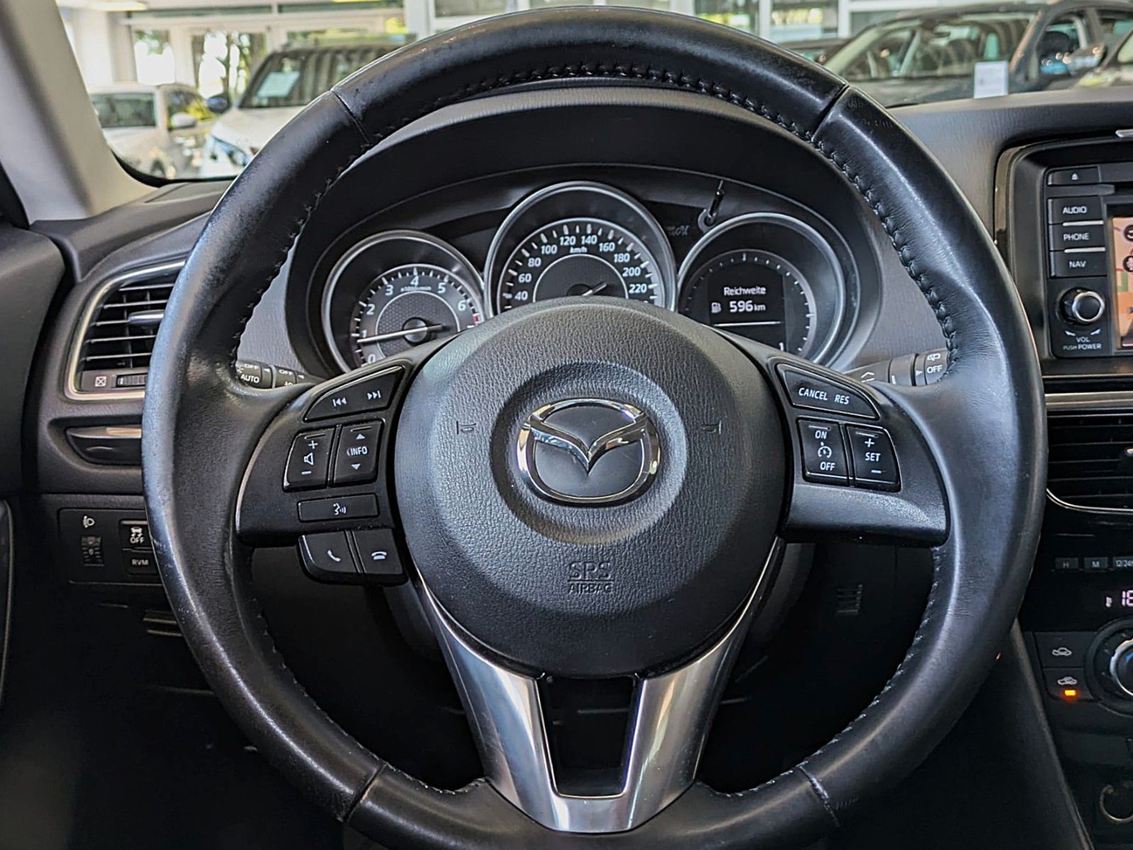 Fahrzeugabbildung Mazda 6 Kombi Center-Line KLIMAAUT SITZHEIZG NAVI 19''
