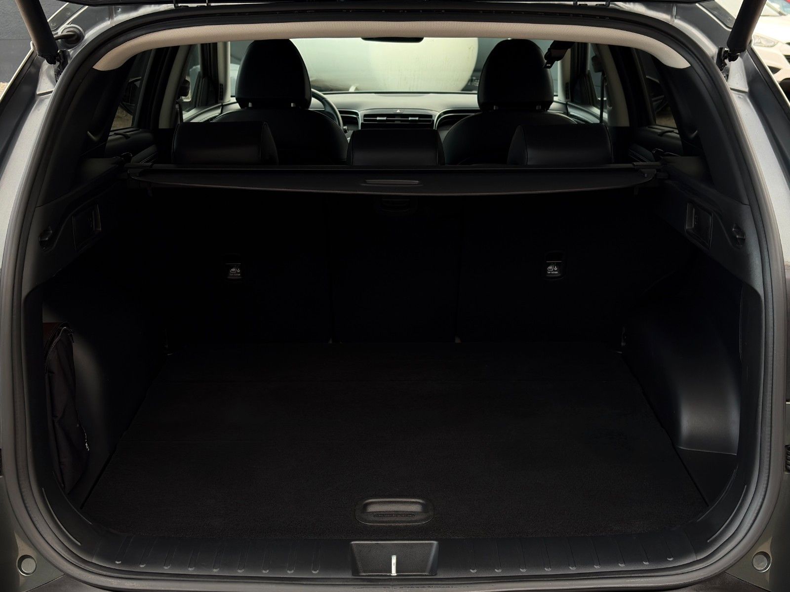 Fahrzeugabbildung Hyundai Tucson 1.6 T-GDI PHEV 4WD CarPlay 360° ACC SBL