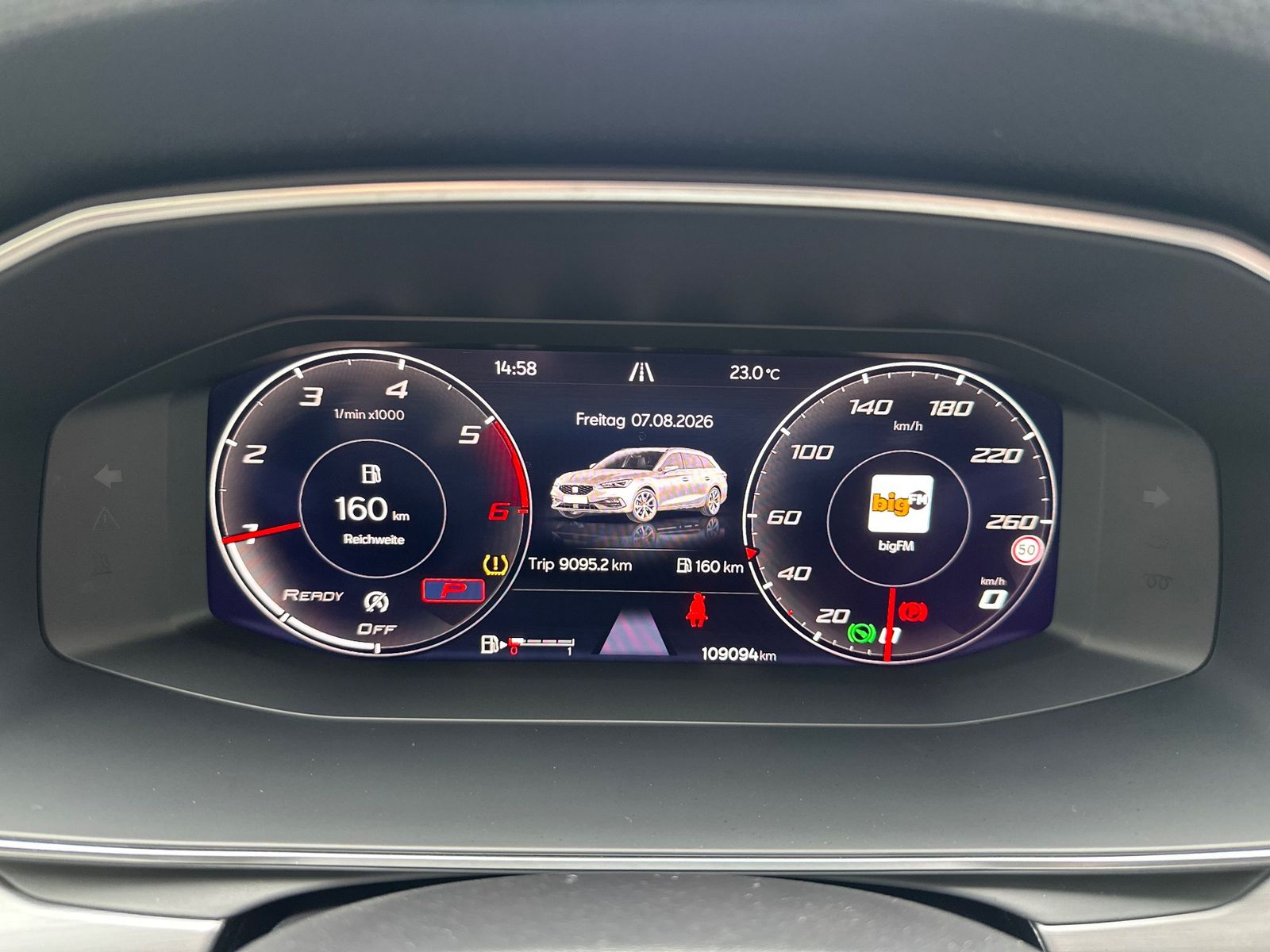 Fahrzeugabbildung SEAT Leon ST 2.0 TDI DSG FR NAV+LED+ACC+KAMERA