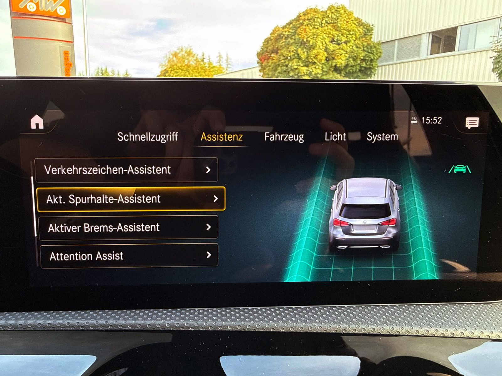 Fahrzeugabbildung Mercedes-Benz A250 4Matic Advanced AMG-Line HUD 360° ACC AMBI