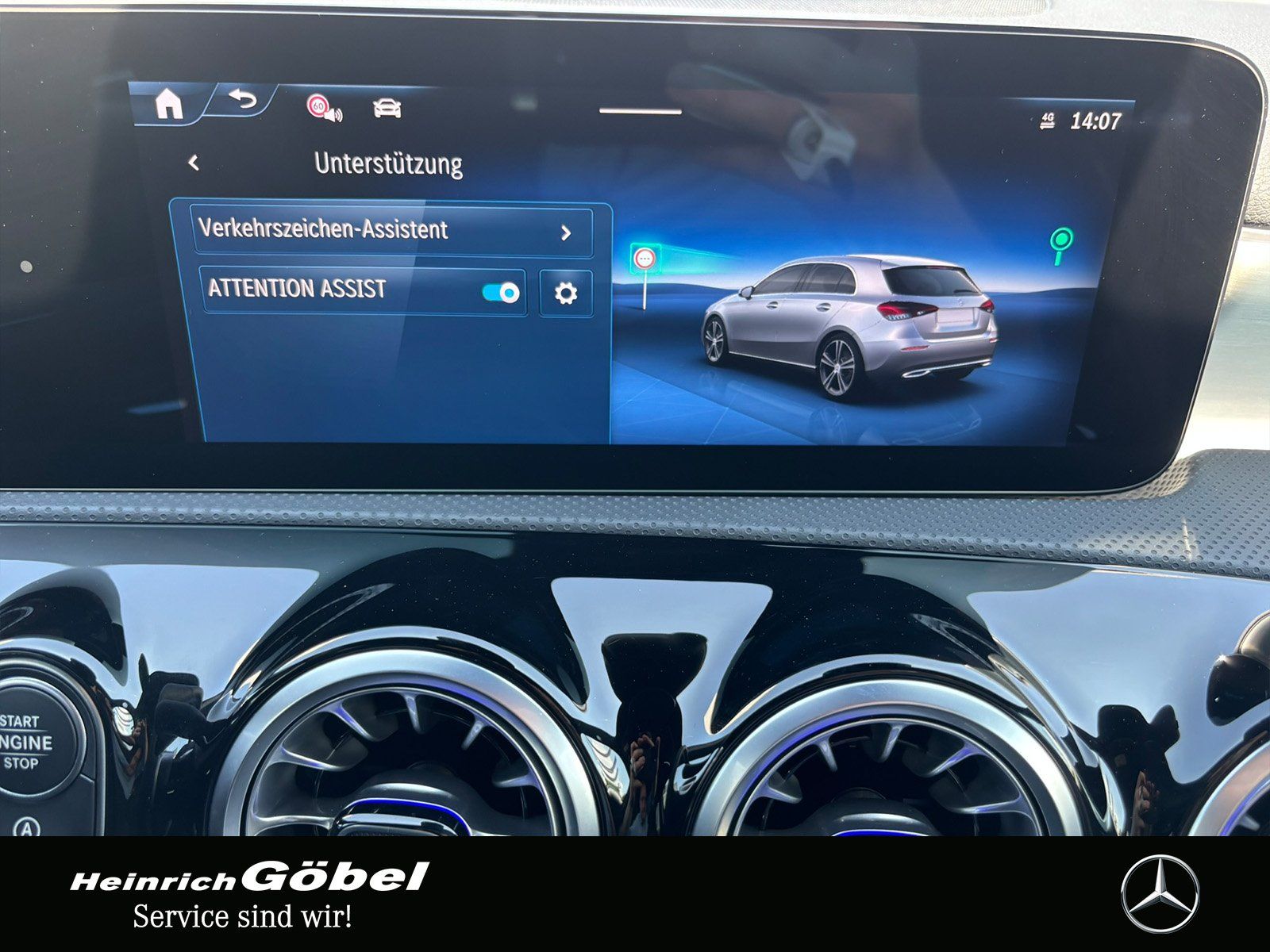 Fahrzeugabbildung Mercedes-Benz A 200 AMG*TOTWINKEL*DISTRONIC*KAMERA*AMBIENTEBEL