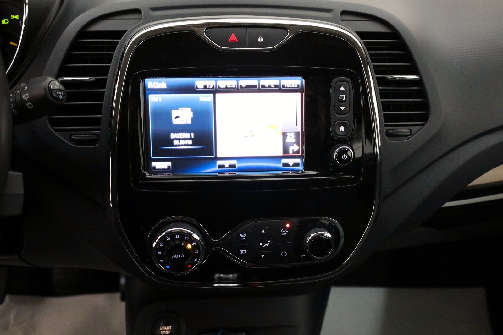 Fahrzeugabbildung Renault Captur XMOD Leder,Navi,SH,Kamera,SR+WR