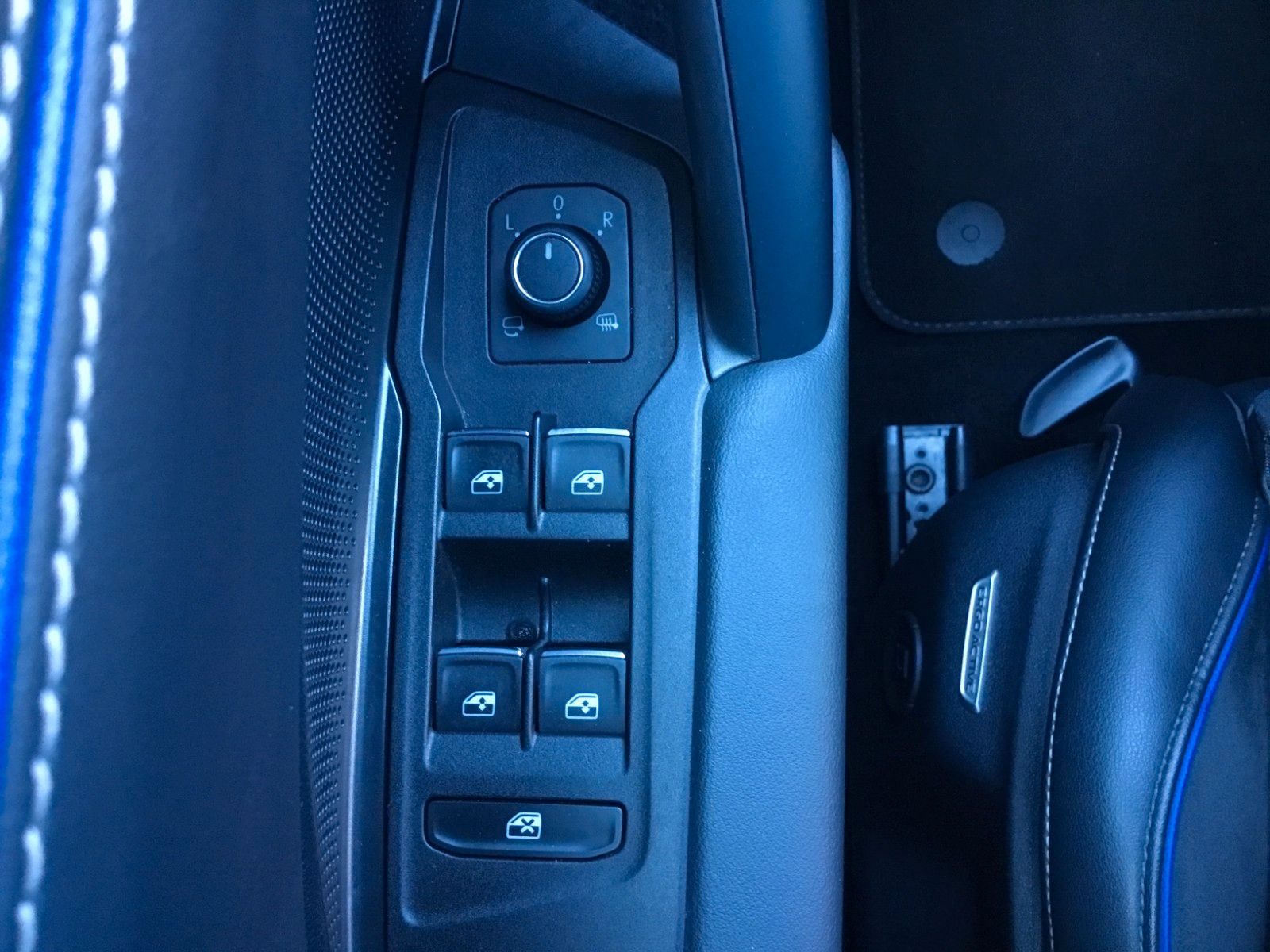 Fahrzeugabbildung Volkswagen Tiguan 2.0 TSI DSG 4M R-Line+Pano+AHK+IQLight+20