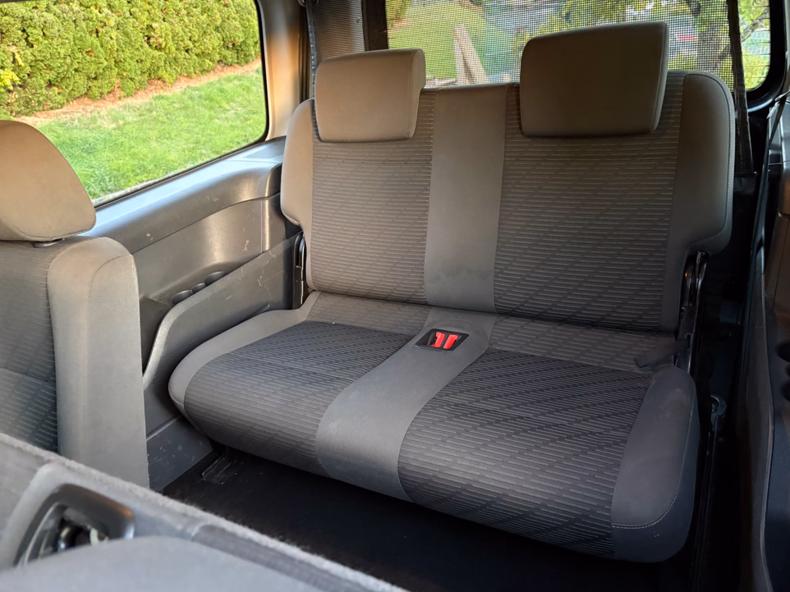 Volkswagen Caddy 2012 — photo 12