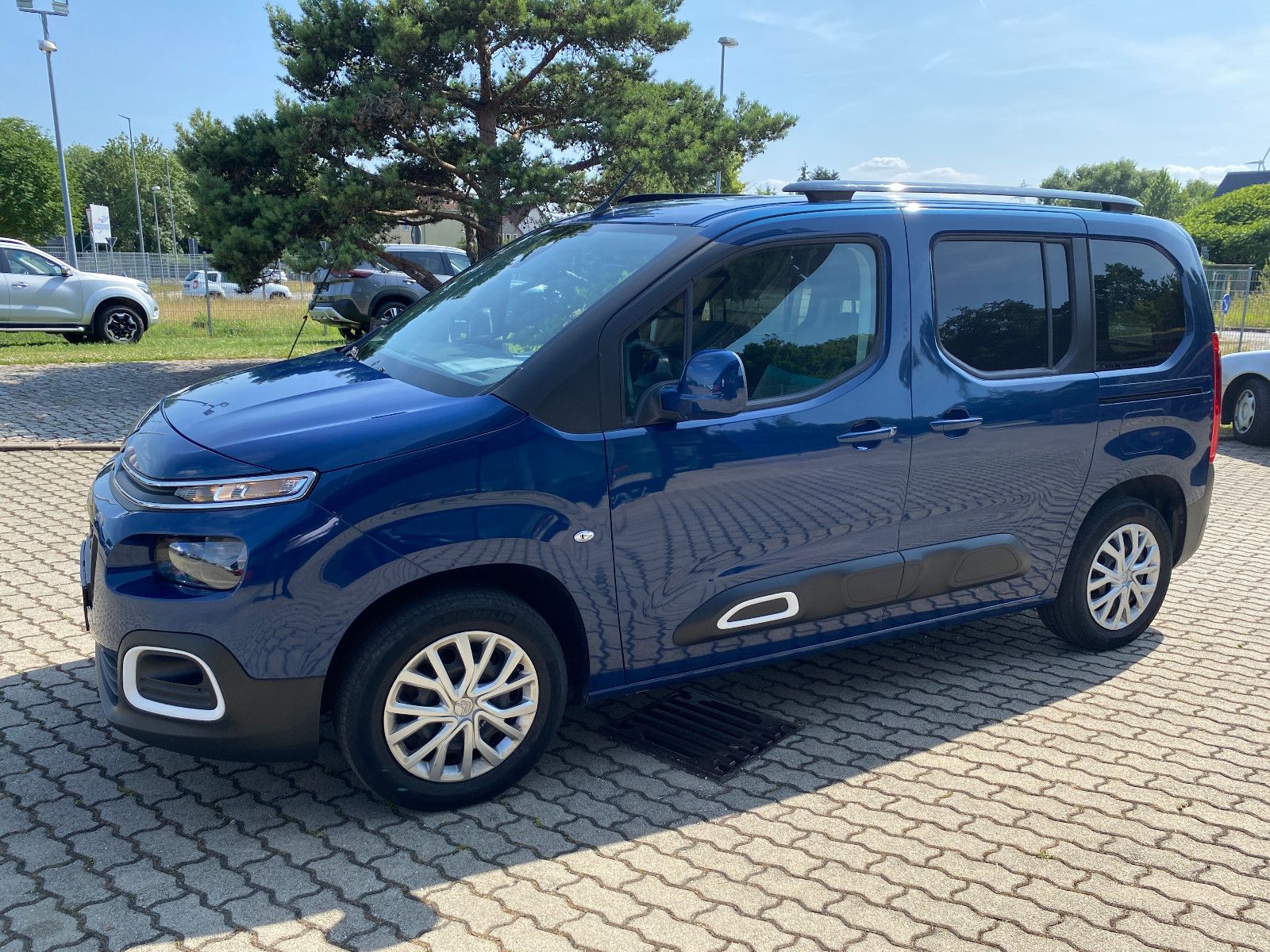 Fahrzeugabbildung Citroën Berlingo Live M