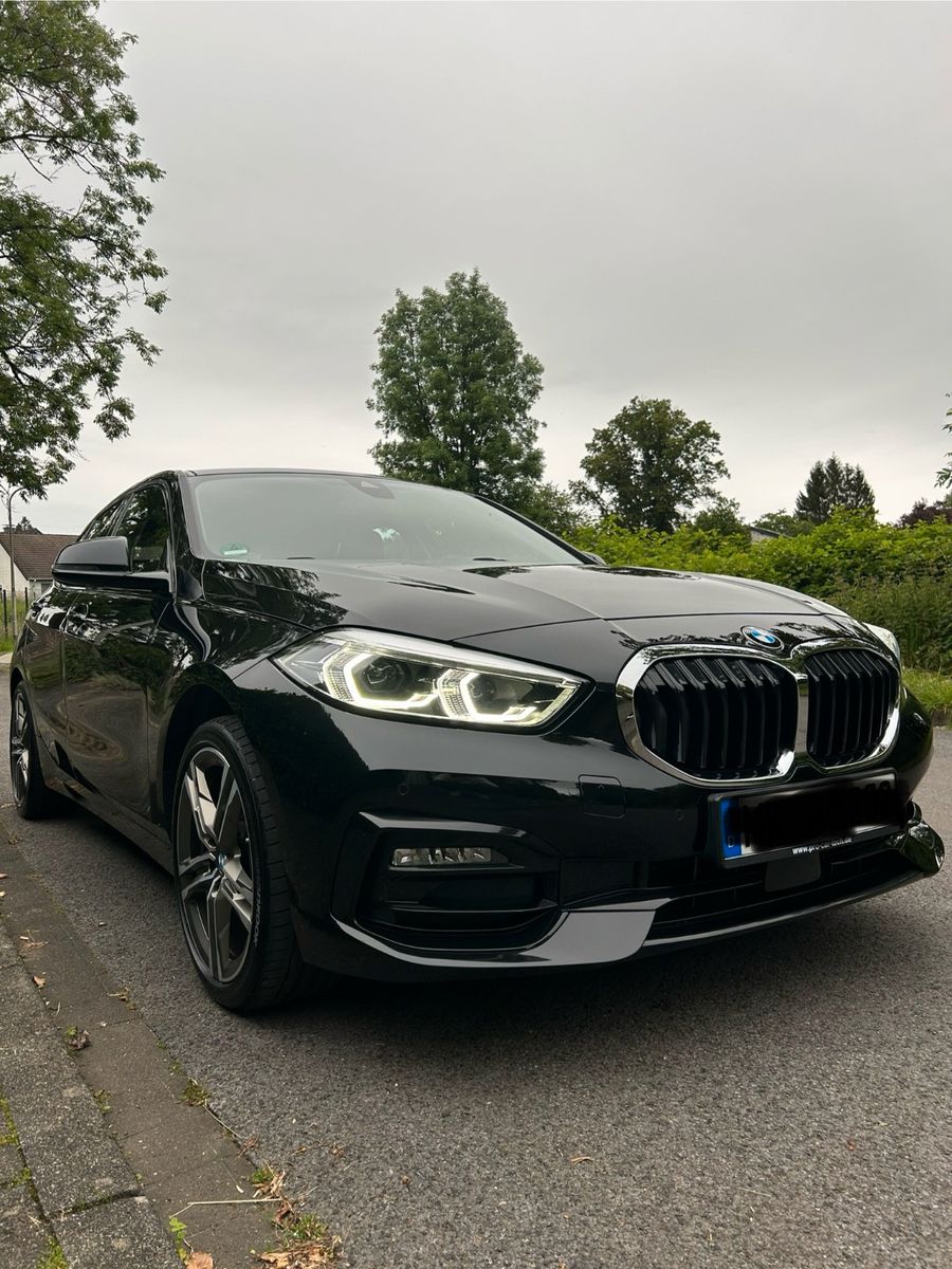 BMW 118i Sport Line*AUT*LED*SHZ*NAV*