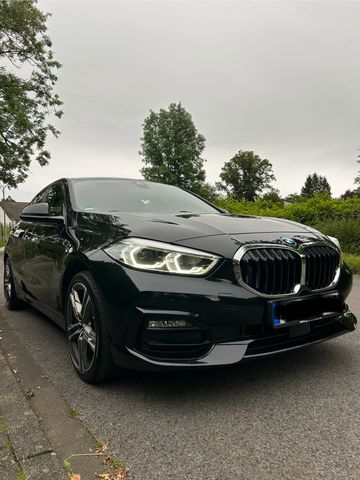 BMW 118i Sport Line*AUT*LED*SHZ*NAV*