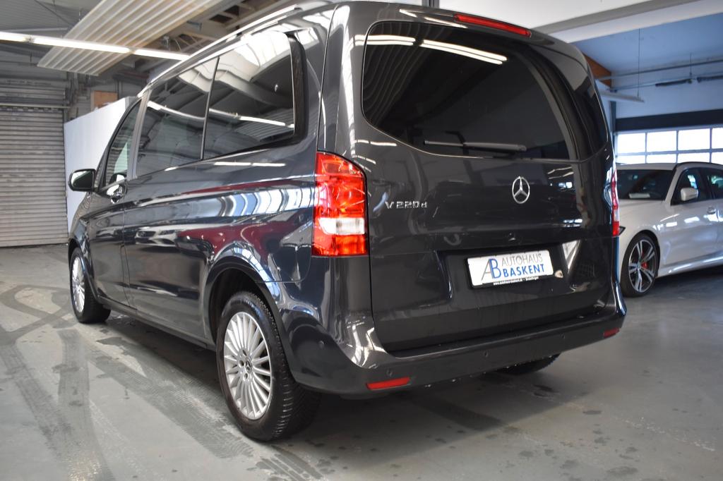 Mercedes-Benz V 220