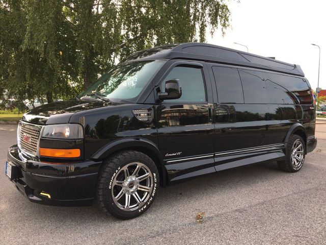 GMC Savana
