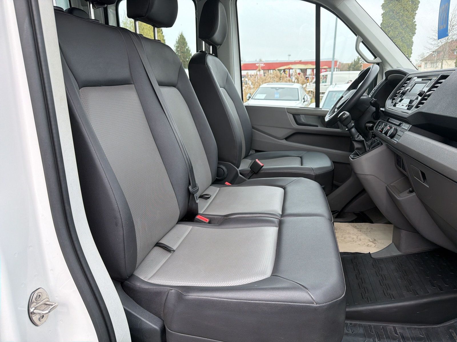 Crafter Pritsche 35 DOKA mittellang FWD