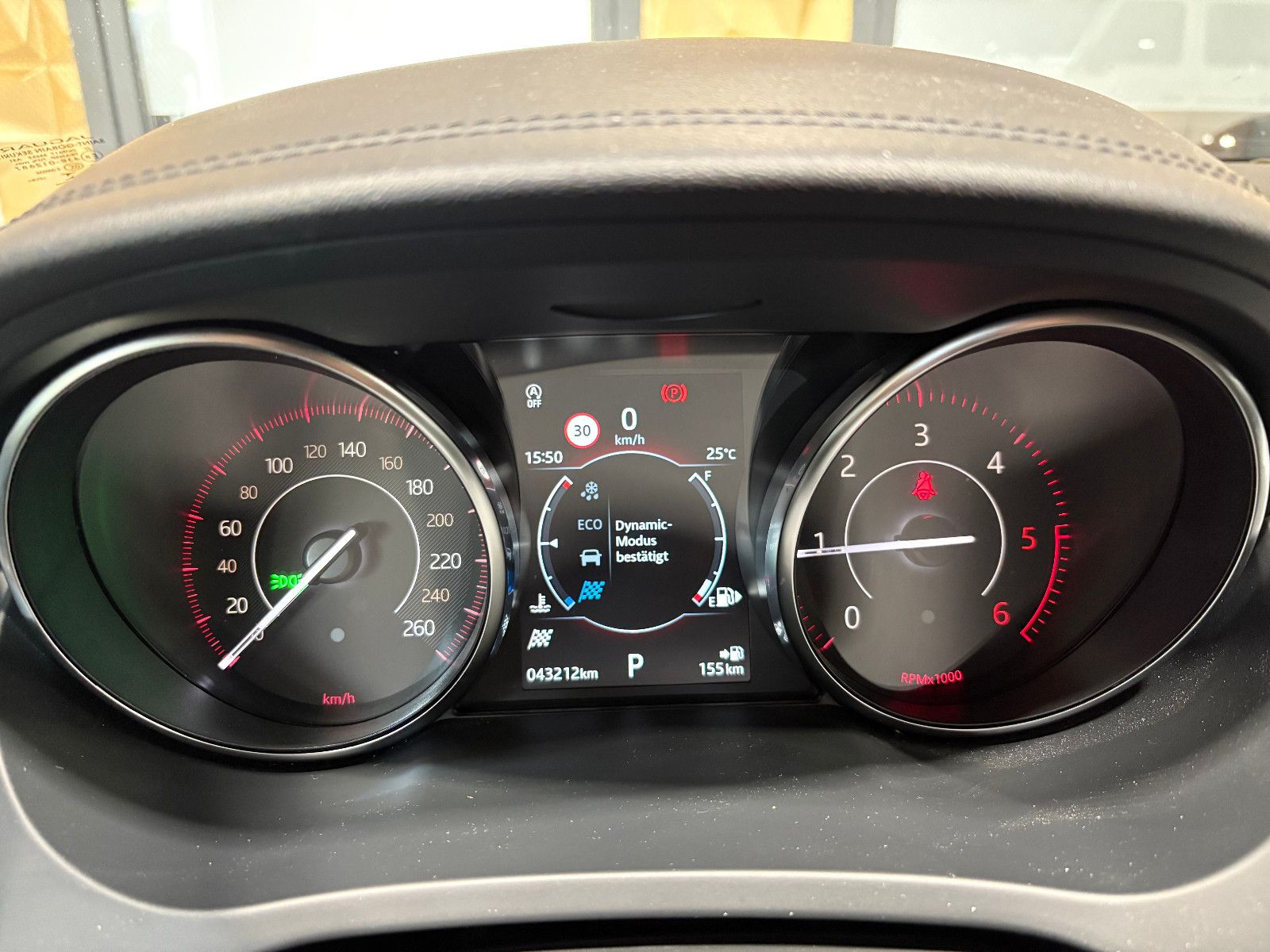 Fahrzeugabbildung Jaguar E-PACE S/NAVI/KAMERA/APPLE/ACC/SHZ/KLIMA/TOTWINK