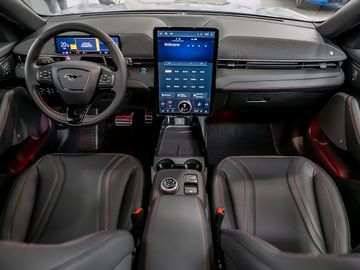 Ford Mustang Mach-E P.-Dach Digitales Cockpit Leder