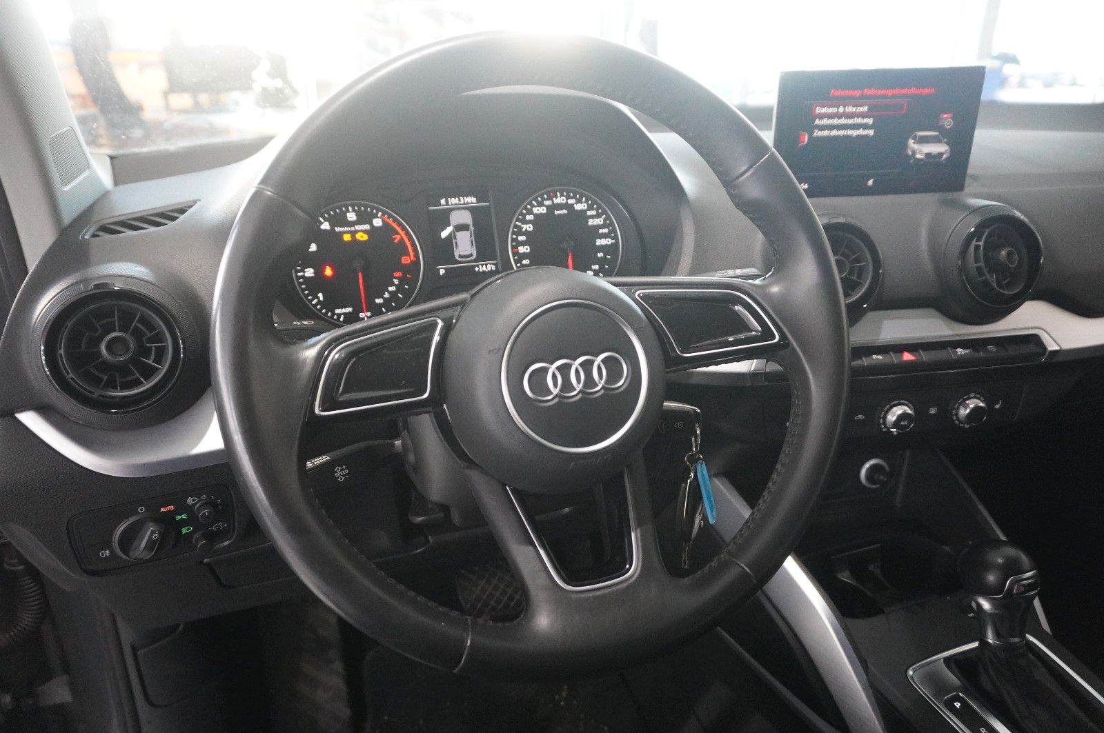 Fahrzeugabbildung Audi Q2 1.0 TFSI ULTRA S-TRONIC KLIMA/SHZ/PDC/19"