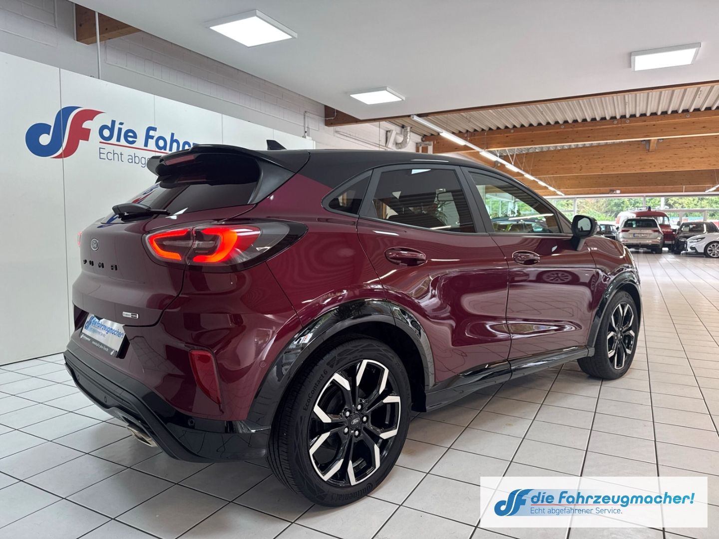 Fahrzeugabbildung Ford Puma Vivid Ruby Edition 1.0 EcoBoost Mild Hybrid
