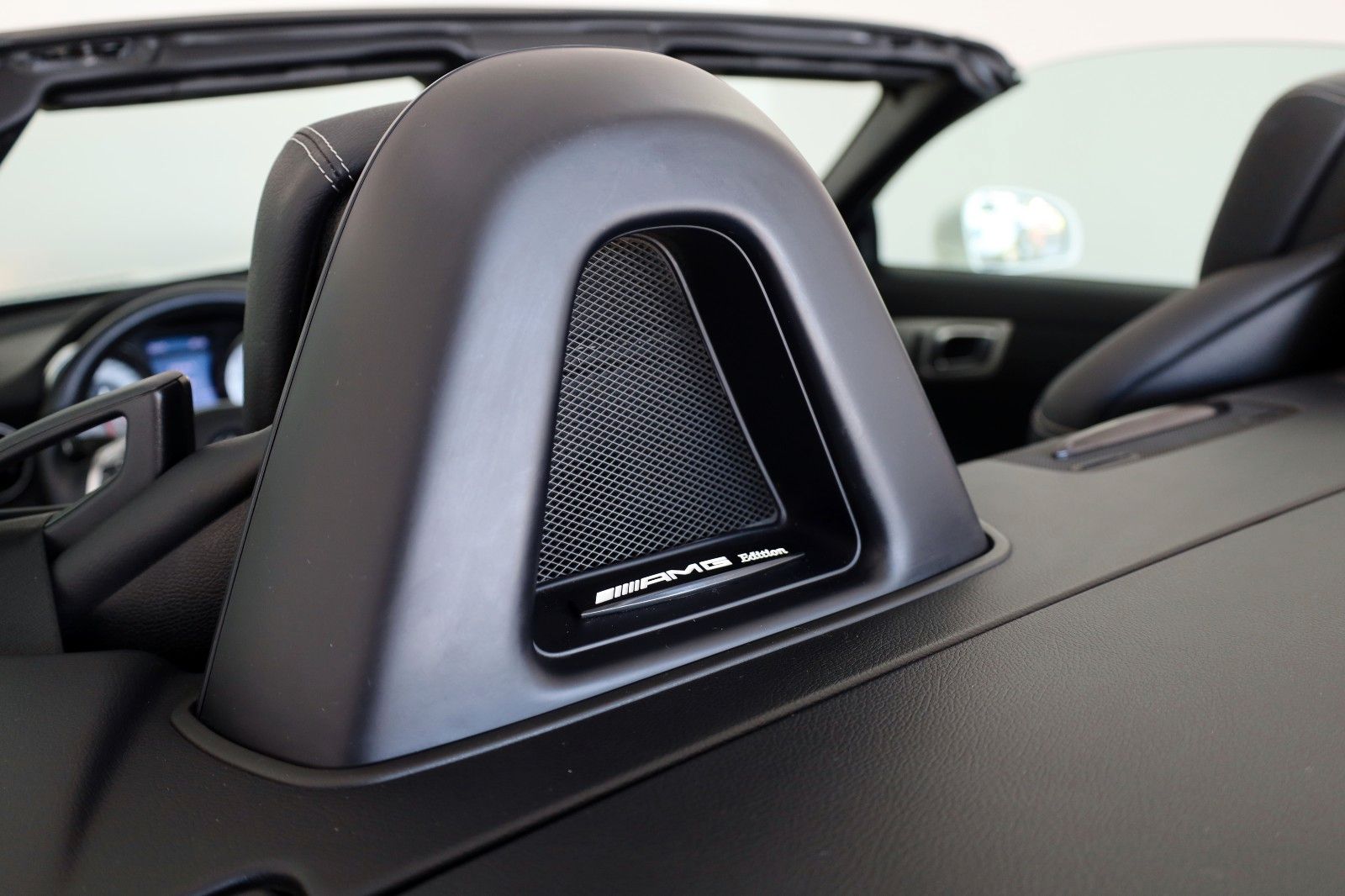 Fahrzeugabbildung Mercedes-Benz SLK 200 AMG Line Leder,Panorama,Navi,Airscarf